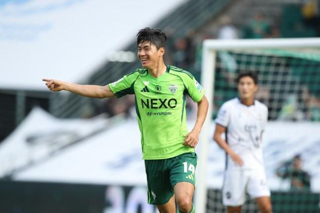 B体育平台-韩媒：韩国国脚全晋旴已与英冠牛津联达成协议，合同两年半