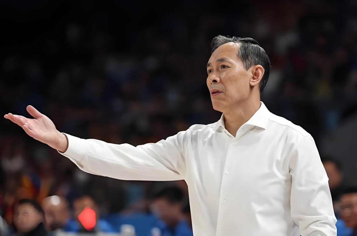 体育资讯-北京队迎1坏消息！2米06锋线悍将旧伤复发，许利民一个头两个大