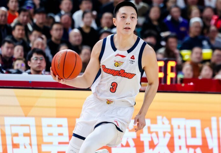 赛事直播-广东大胜送四川17连败：胡明轩26分超朱芳雨 奎因36+11+6+6